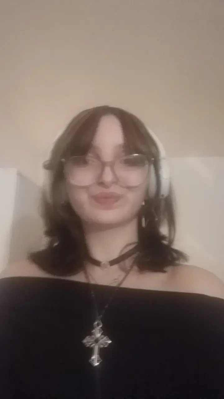 Bruuuuh je me suis coup&eacute;e les cheveux toute seule