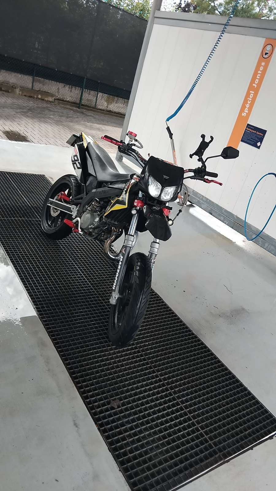 Ah vendre si quelqu'un et int&eacute;ress&eacute;
