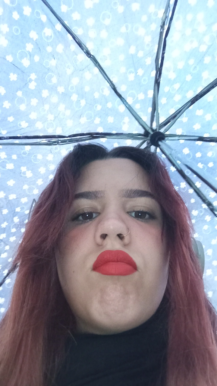 Le parapluie qui c'est casser juste apr&egrave;s la photo ☝🏻🤓