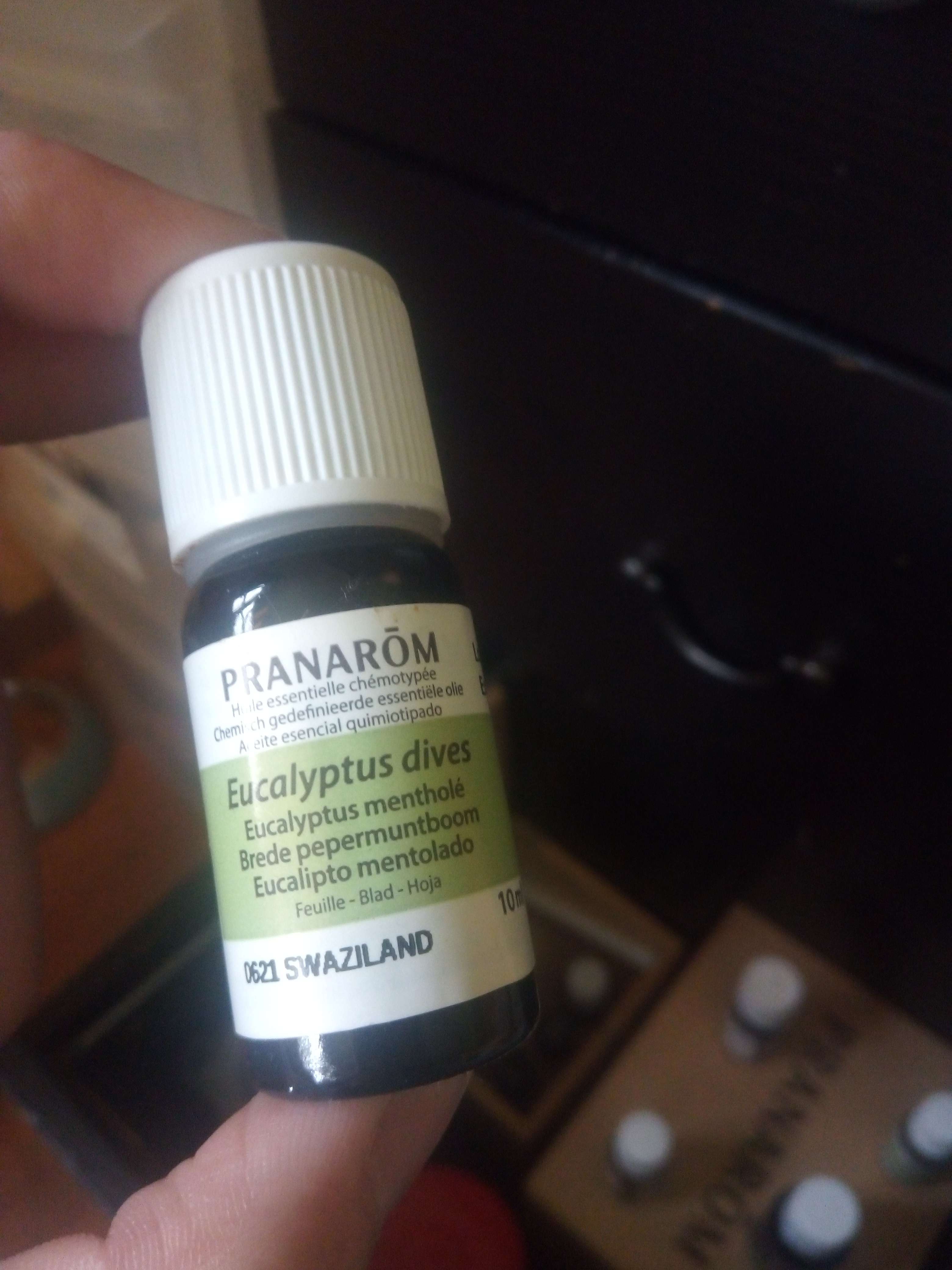 Huile essentielle de eucalyptus menthol&eacute; le moins des 4 souvent remplac&eacute; pour les autres du. A ses vertus proche pour les maux de hiver sinusite anti cattarien anti bact&eacute;rienne antiiviral Viral mais rare utiliser du parque elle es dangereuses m&ecirc;me toxiques pour environnement et mes personnes qui utilisent trop un avis th&eacute;rapeutique es conseill&eacute;e
