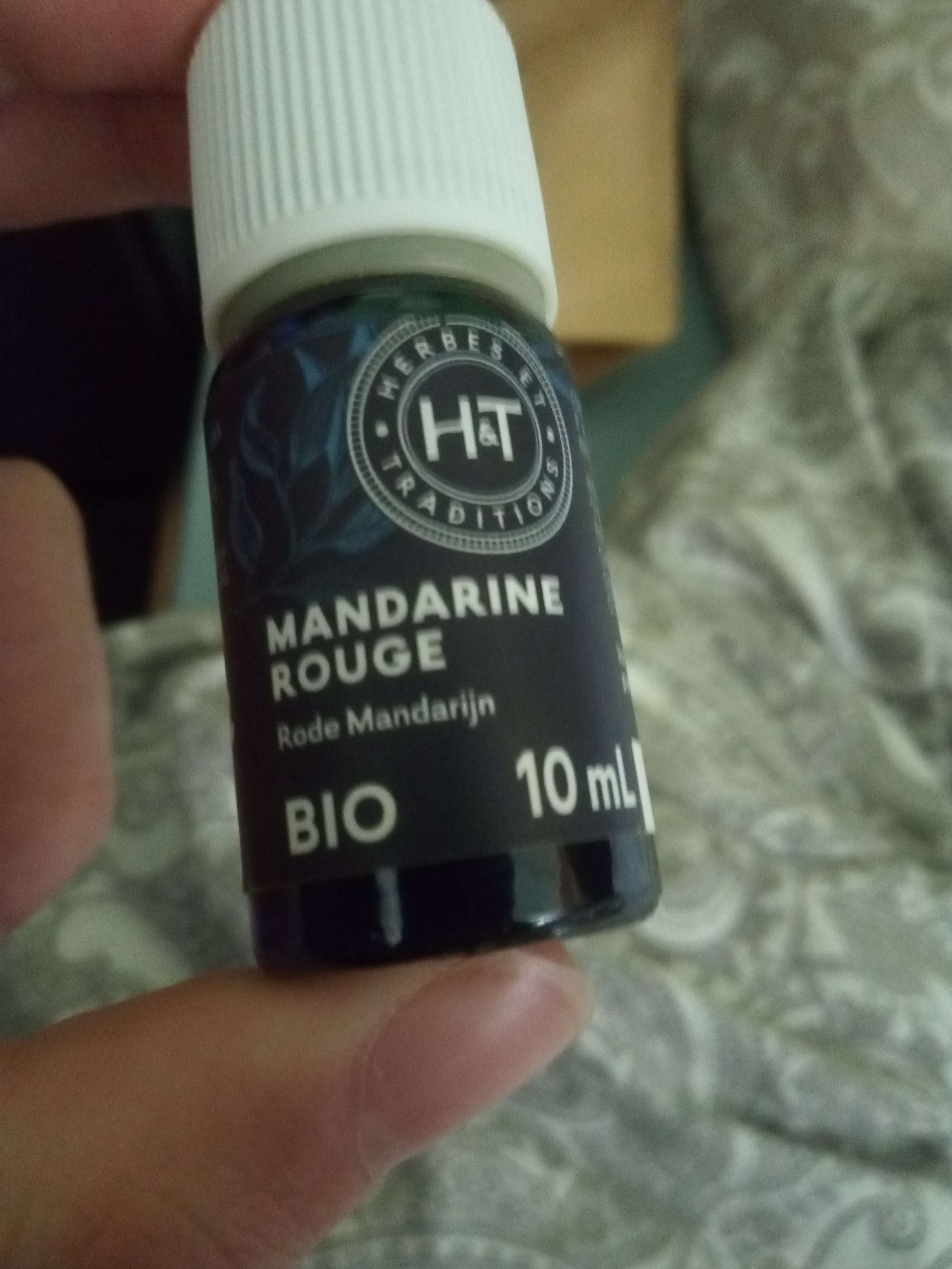 Huile essentielle De mandarine rouge Une huile essentielle indispensable Bein Pour les enfants d&eacute; 9 moins pour les pouss&eacute; dentaire car elle es analg&eacute;siques antalgiques tonique digestif anti septique de air relaxant s&eacute;datif relaxant anti d&eacute;prime usage pour tout monde sauf chez les femmes enceintes et usage en massage attention photosensible apr&egrave;s 24h au soleil diffusion massage bain olfactif voir orale dans un sucre