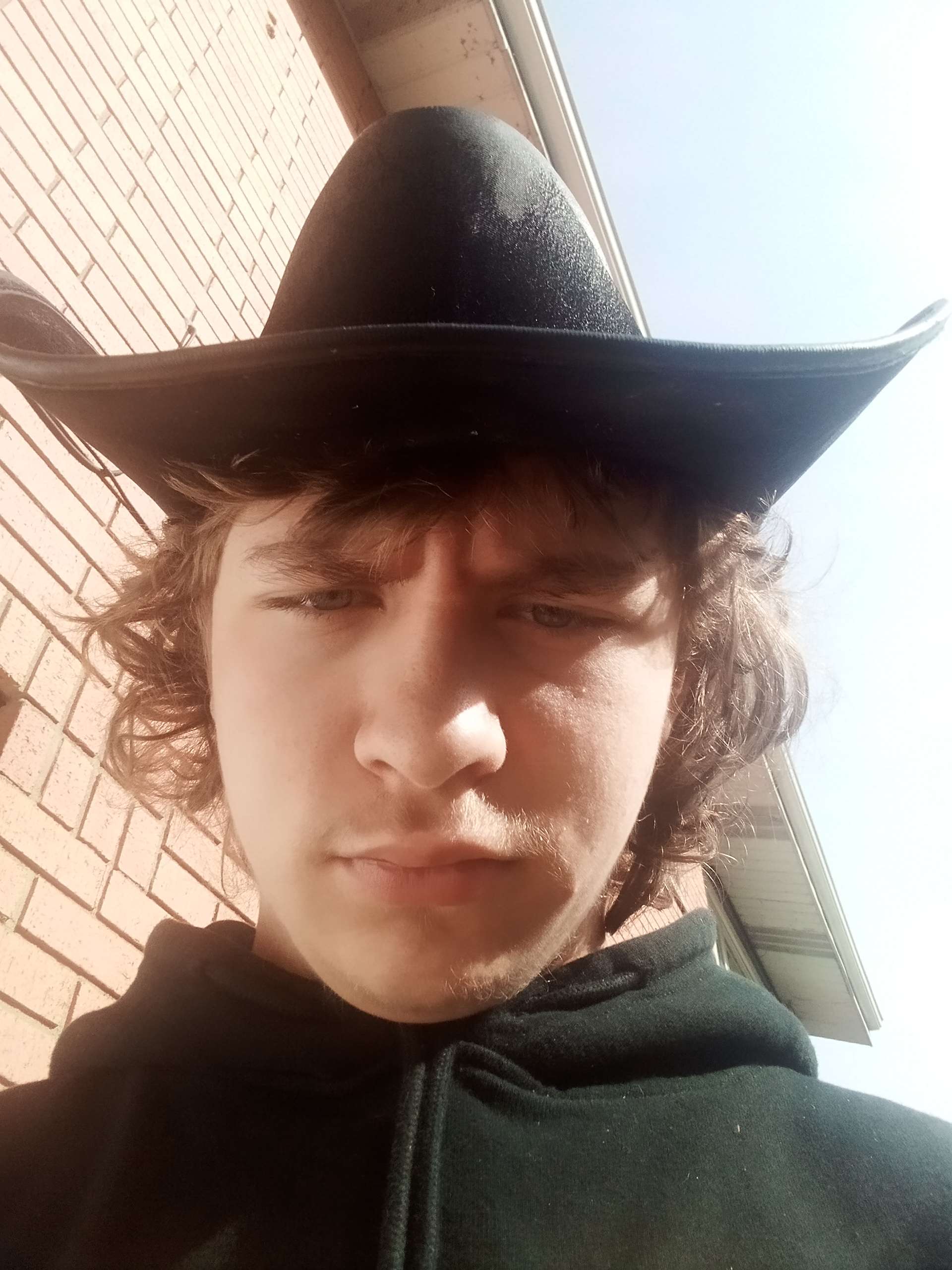 I'm looking for a GF I'm 15 years old single
