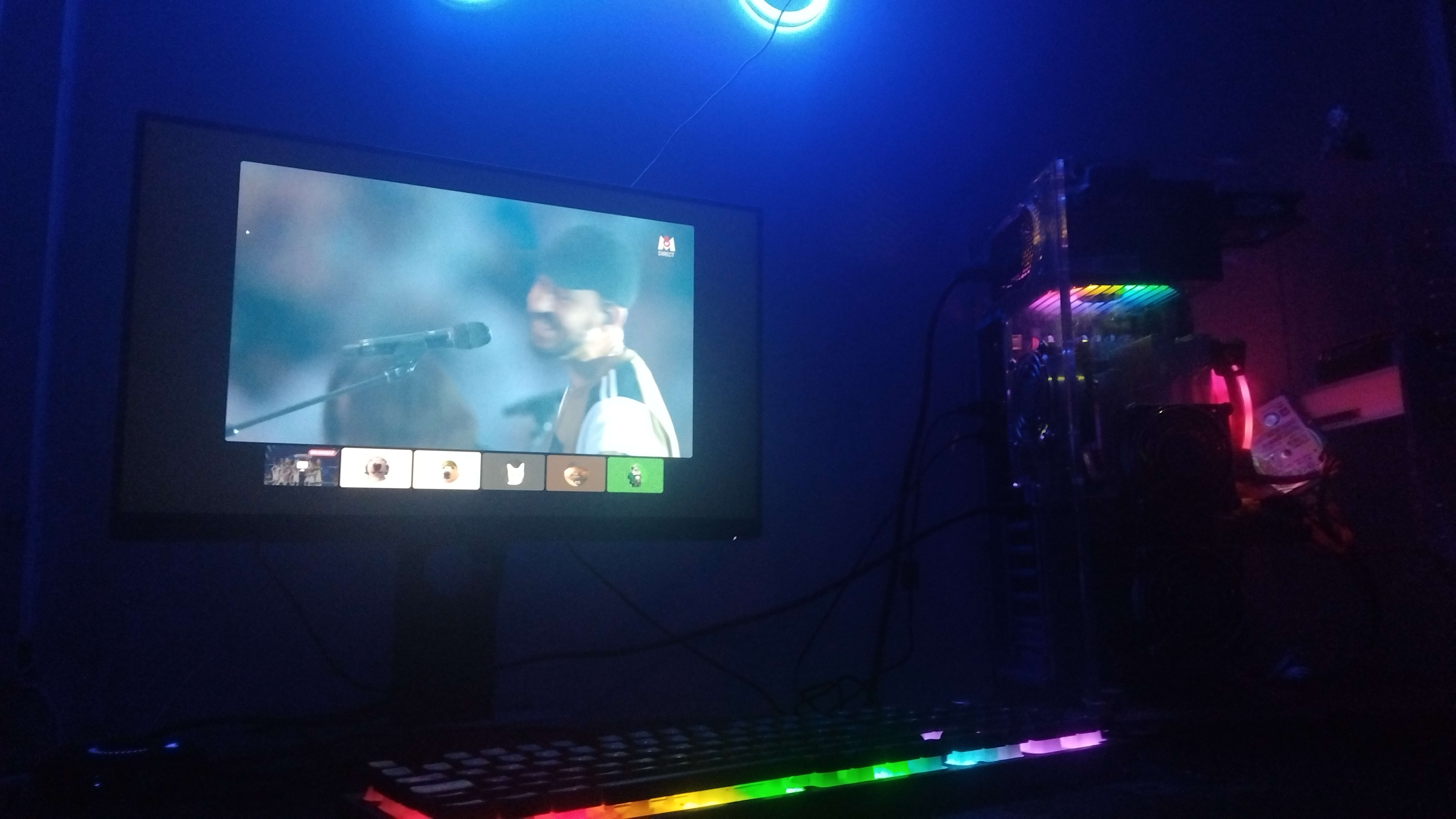 Tranquille en voc avec les reufs &agrave; regarder la finales de ldc  #football #discord #goofy