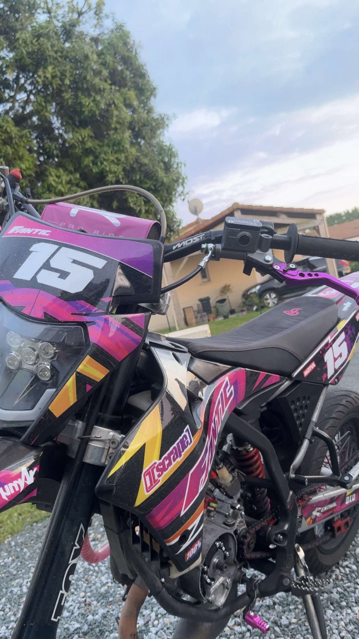 Vous en pensez quoi de ma 50cc ?
Mon insta si vous voulez m&rsquo;aider a percer 
( vcfantic_ )