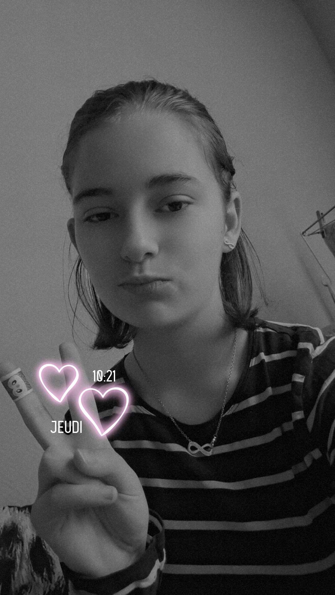 Combien sur 10 ? J'ai un trop gros ego je pense hien 😘✨️ (C'est pas ma meilleur photo mais bref)  #physique