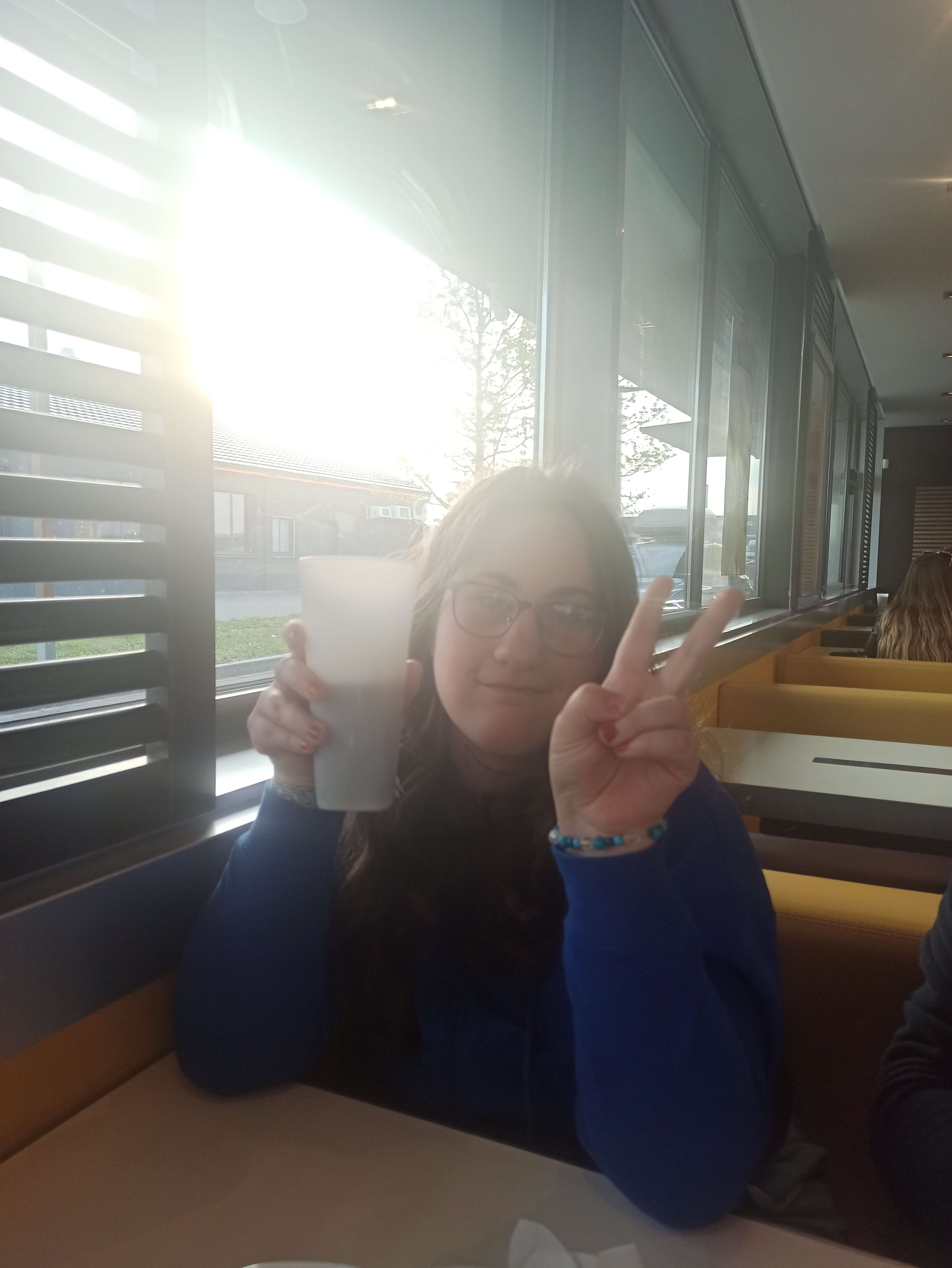 Quand j'&eacute;tais au KFC la premi&egrave;re fois 
J'en pouvais plus tellement que j'ai bien manger