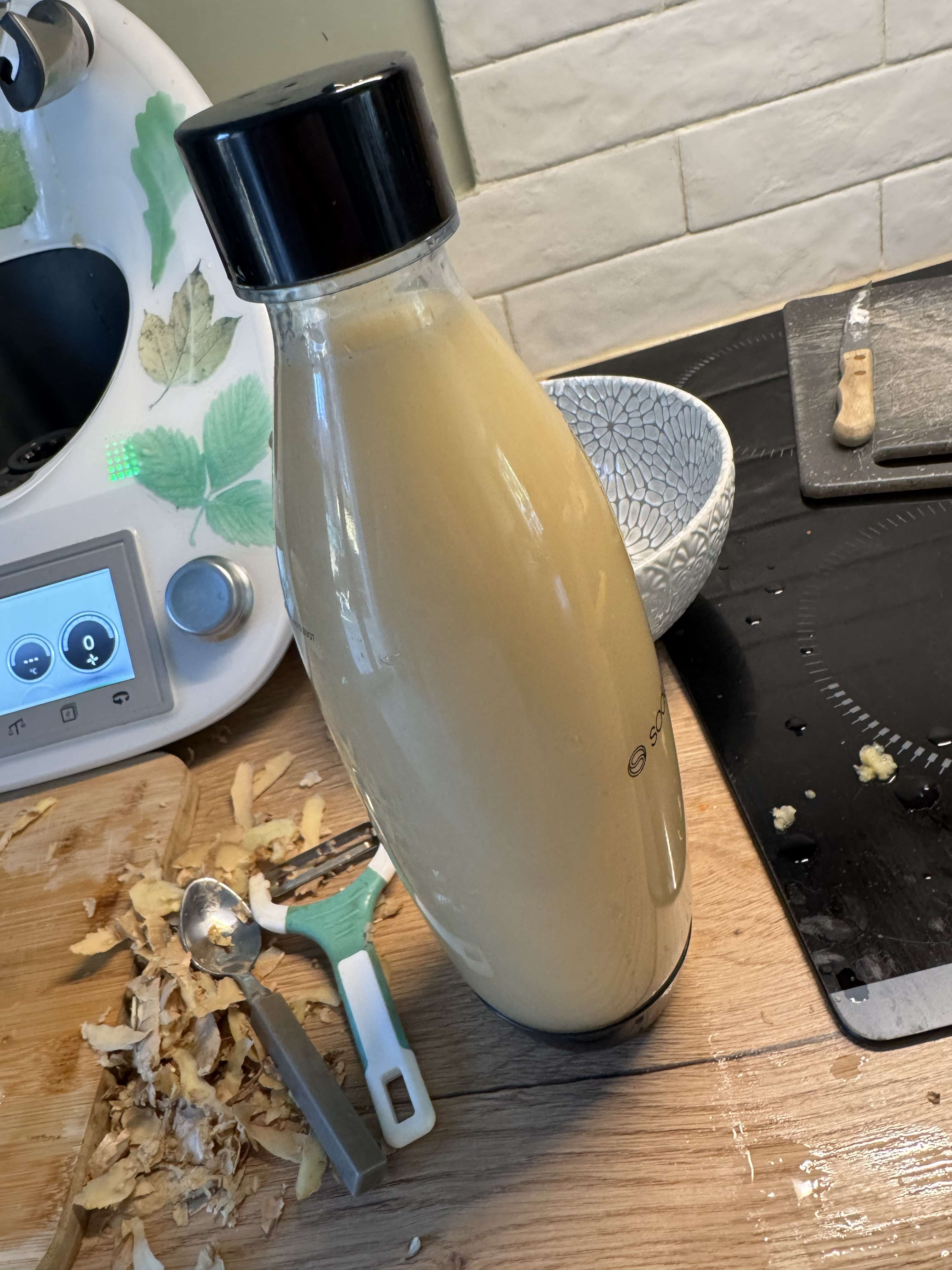 Jus de gingembre-citron  fais pour demain