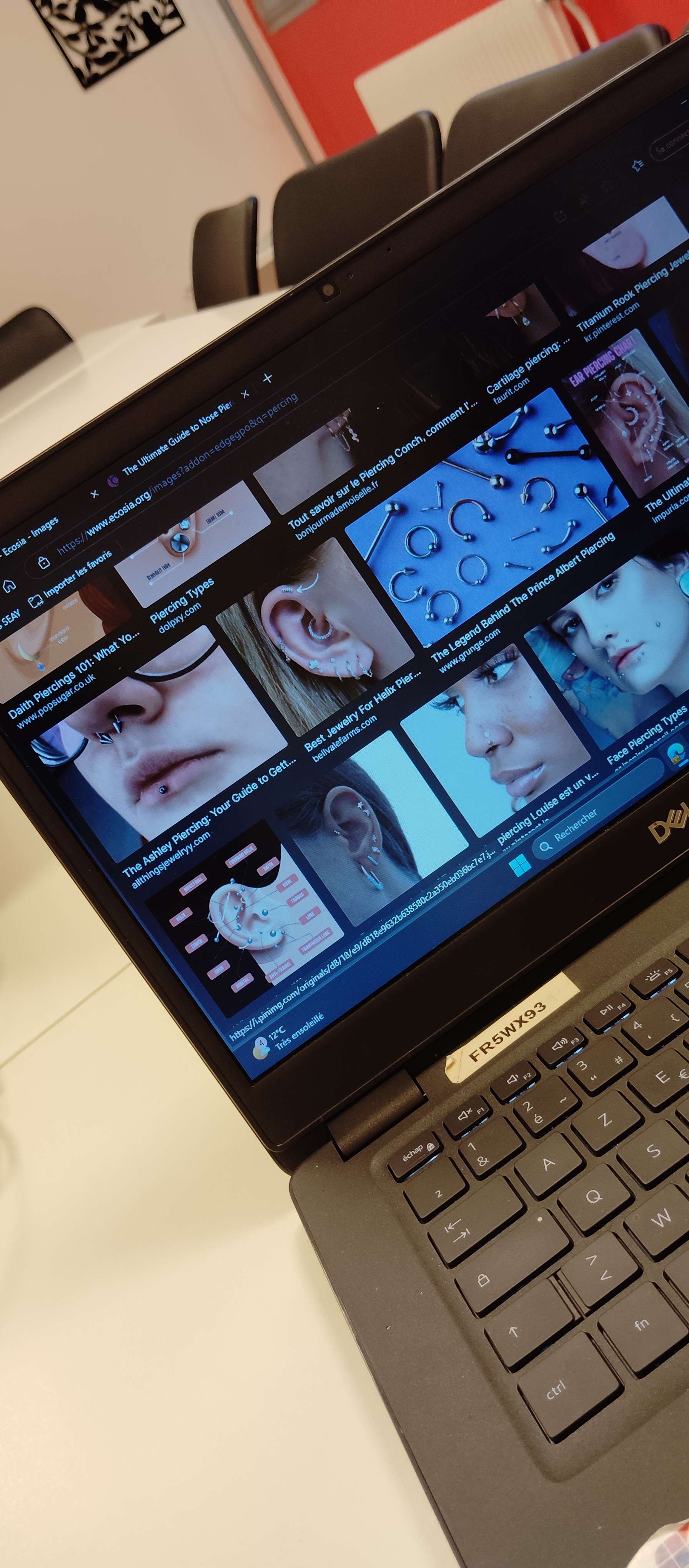 Coucou je bosse mon article sur les piercings ✨et vous vous faites quoi ?