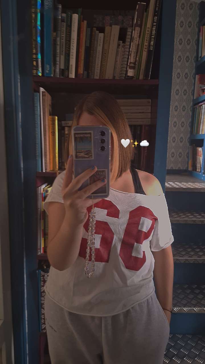 Je suis bi
J'ajoute que les gens du 49 autour de cholet et Nantes grand max
Fane de Billie Eilish et de son dernier album "hit me hard and soft" #tranquillit&eacute; #&eacute;l&eacute;gance