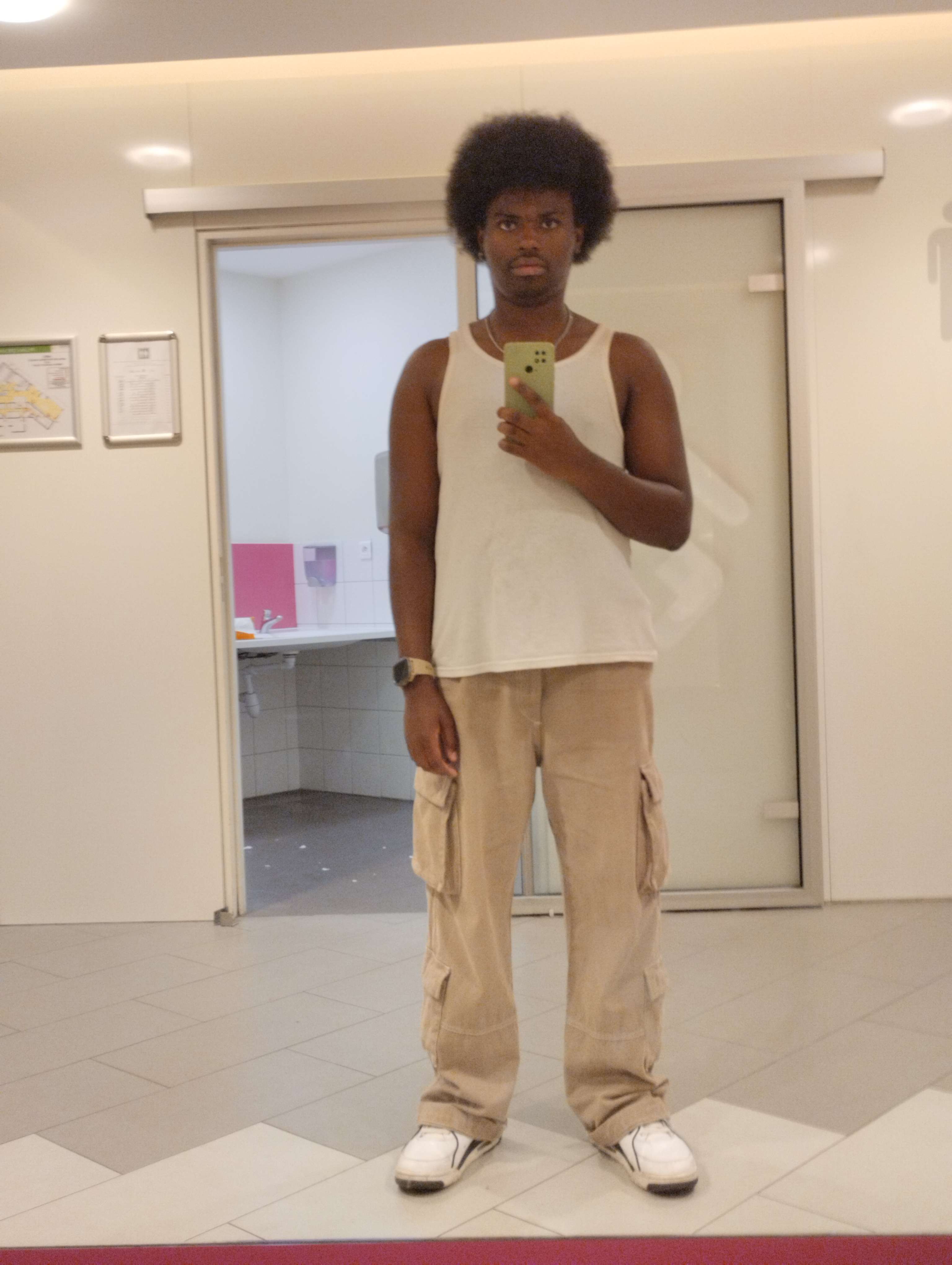 Salut je suis nouveau