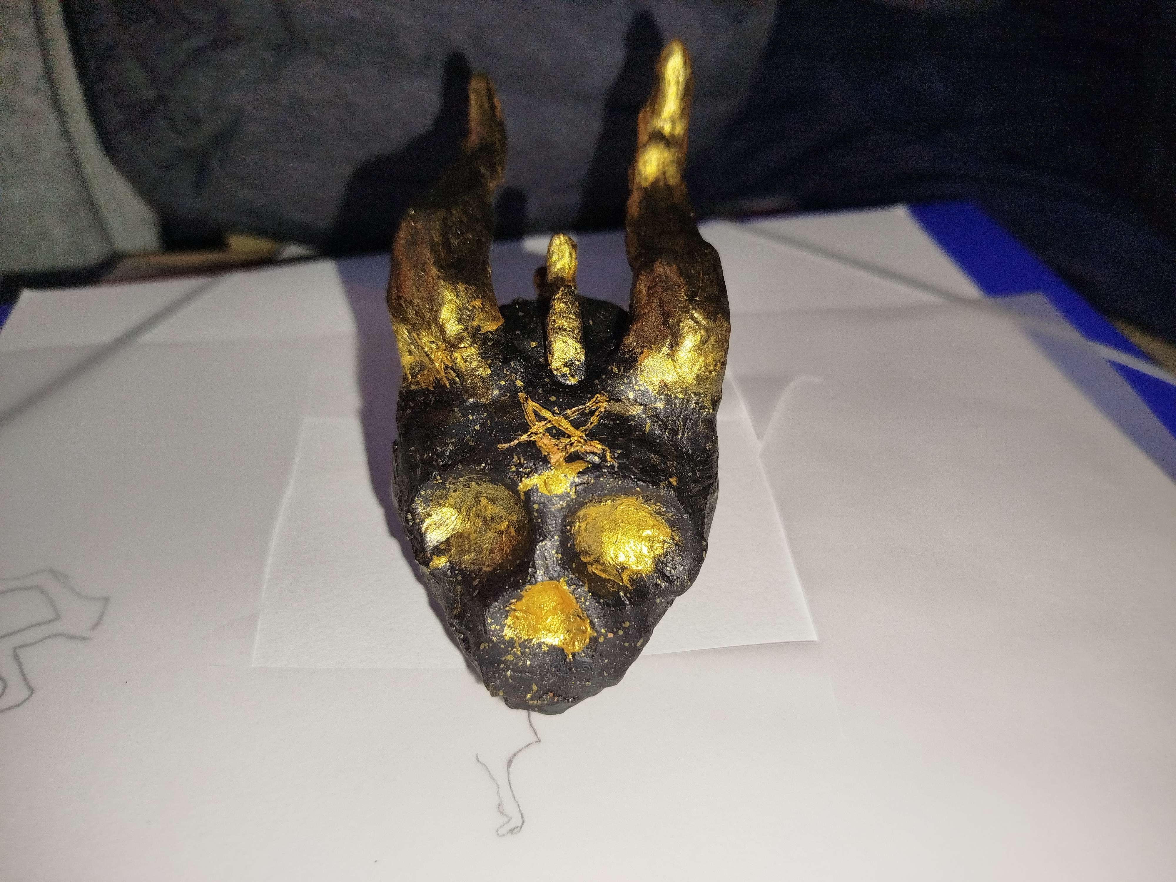 Voici l'un de mes accessoires pour mon costume d'Halloween, qu'en pensez vous ?