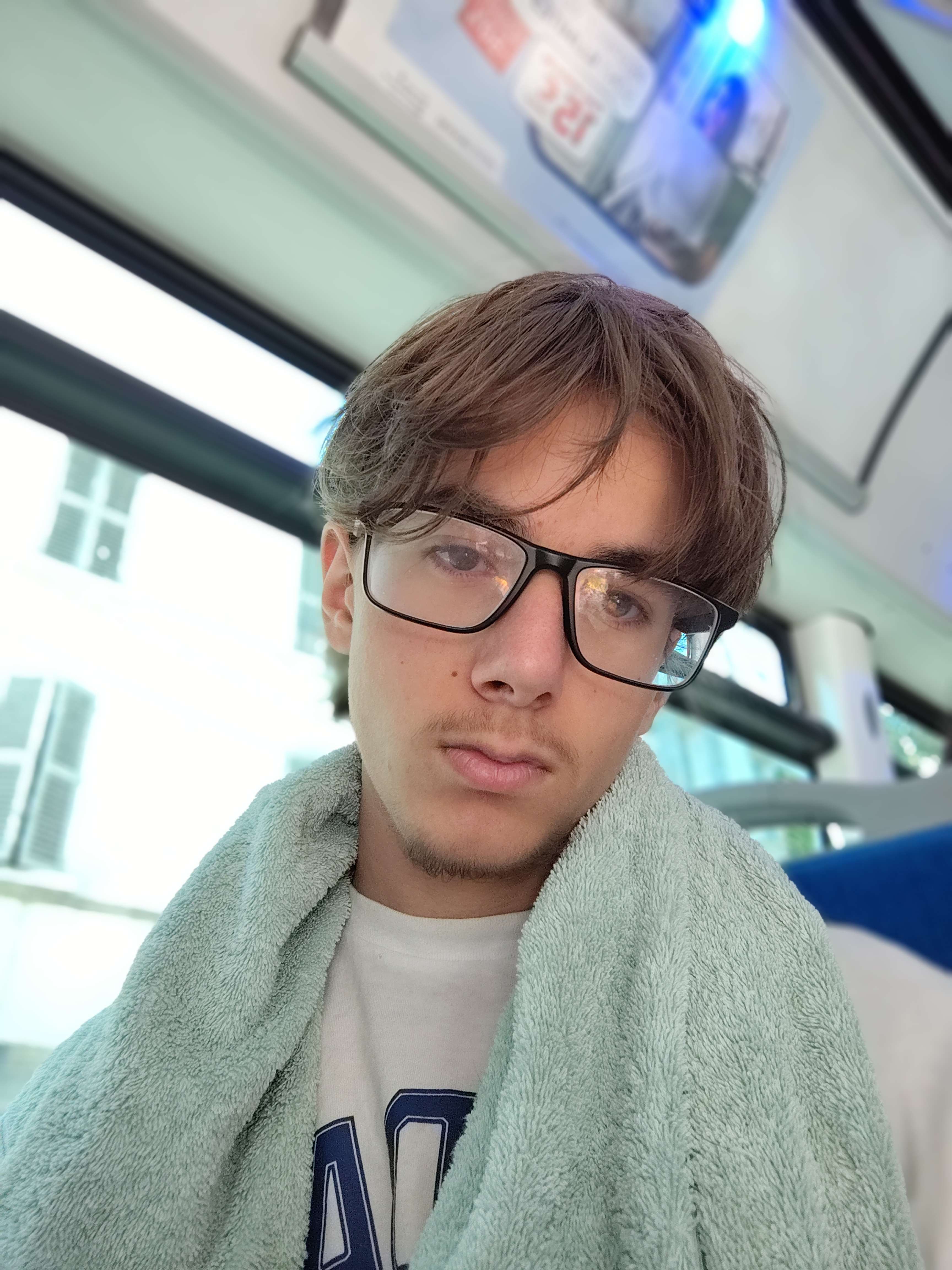 Si tu veux parler pour faire connaissance ajout&eacute; moi et envoyer moi des messages
