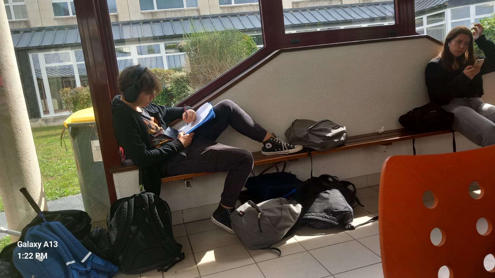 Quand t'&eacute;cris une chanson mais tes potes te prennent en photo