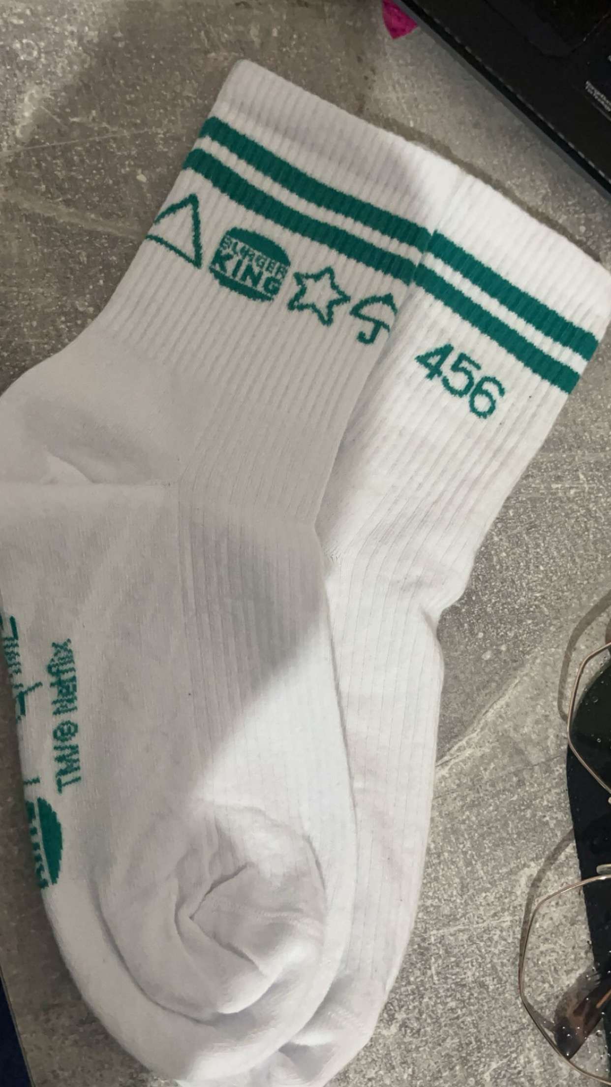 Et voil&agrave; les chaussettes qui compl&egrave;te ma collection de goudies BK 😂😂