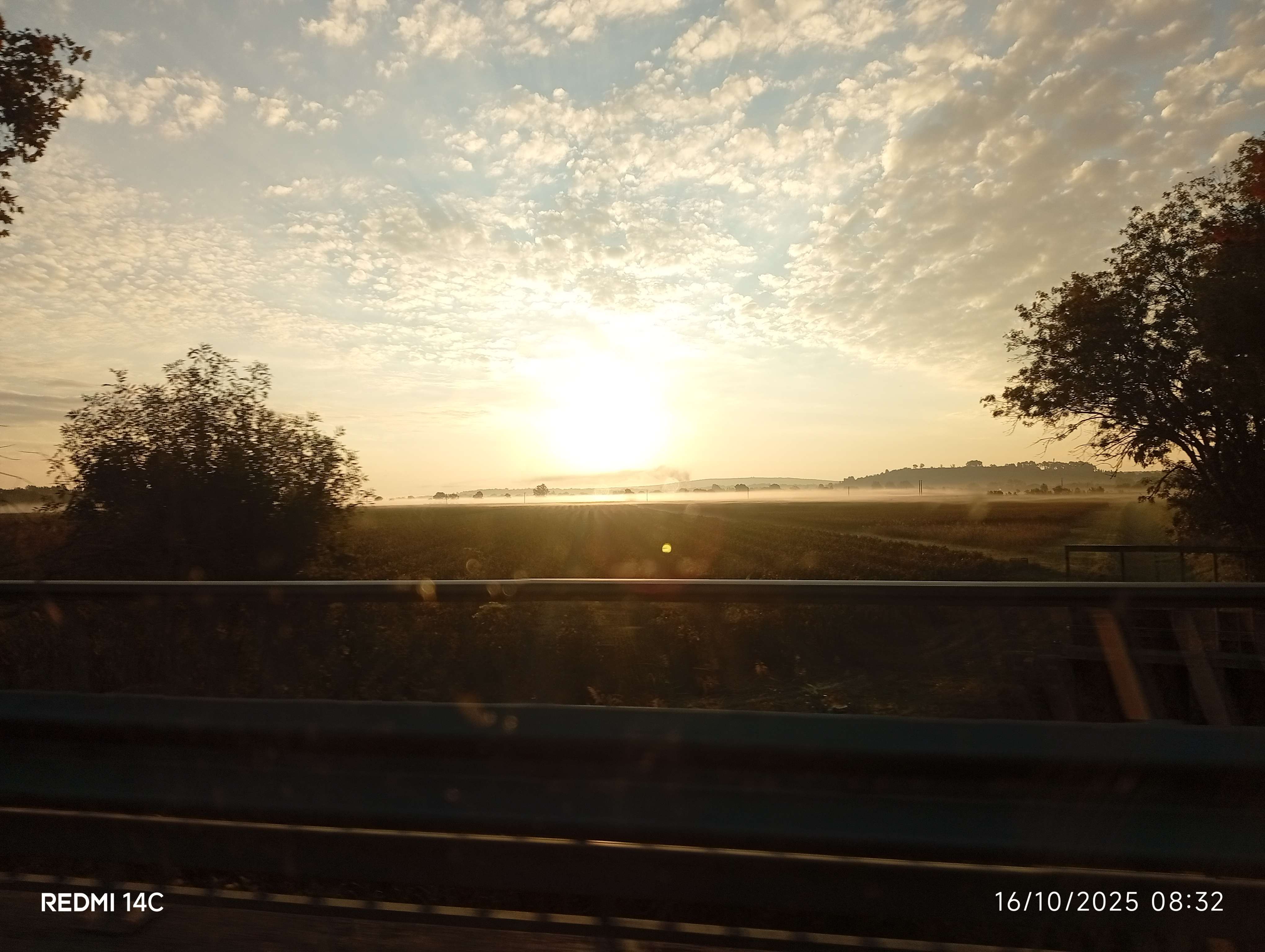 Que c'est magnifique le lever de soleil sur les plaines surtout quand il y a un peu de brume