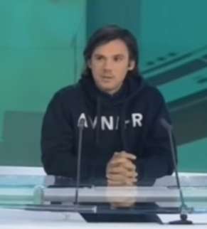 Salut 

Quelqu'un branch&eacute; orelsan ou je suis seul ?