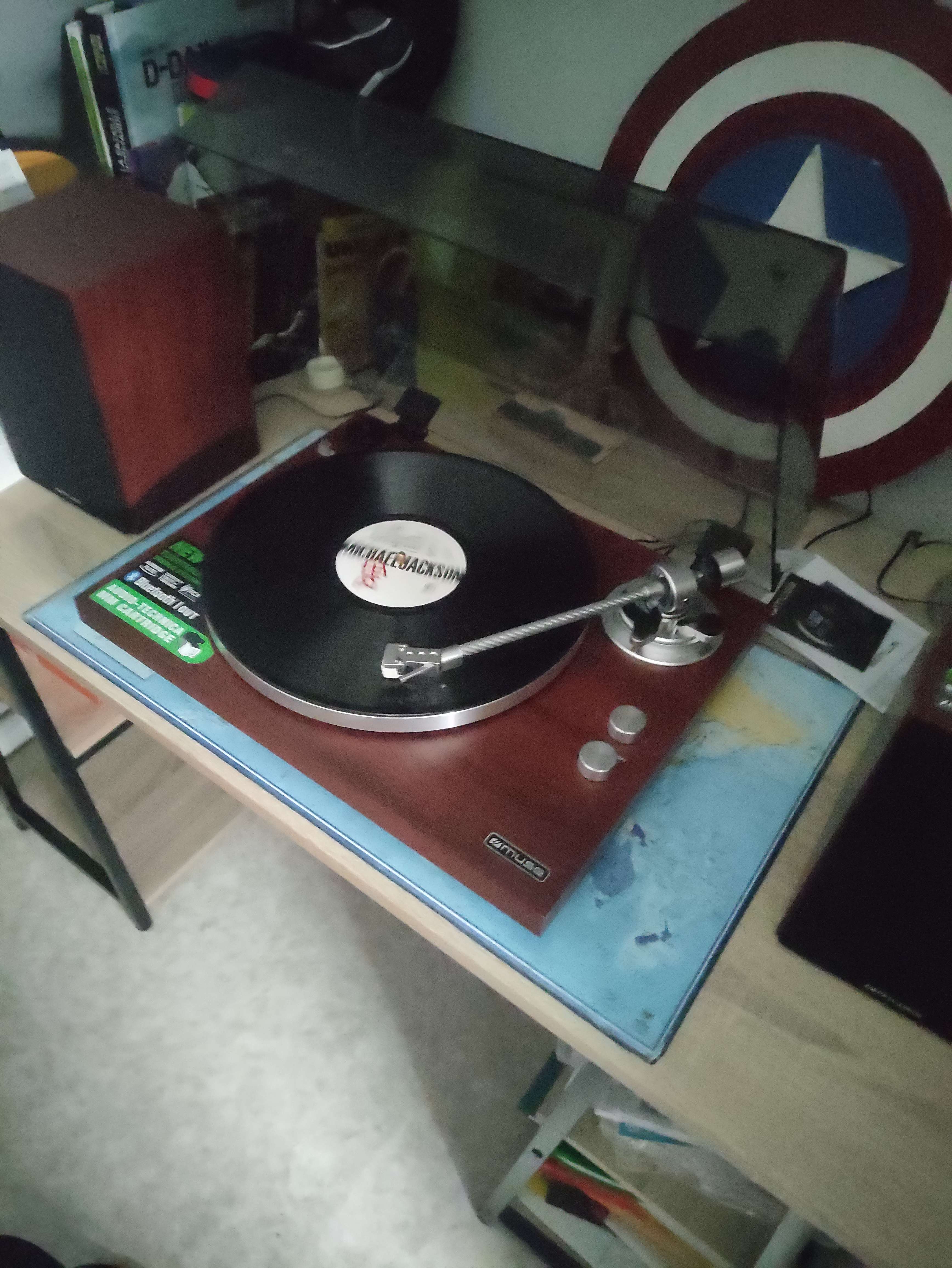 Trop relou d'avoir d&eacute;couvert Michael Jackson maintenant je dois &eacute;couter que lui car les autres musiques m'ambiance plus