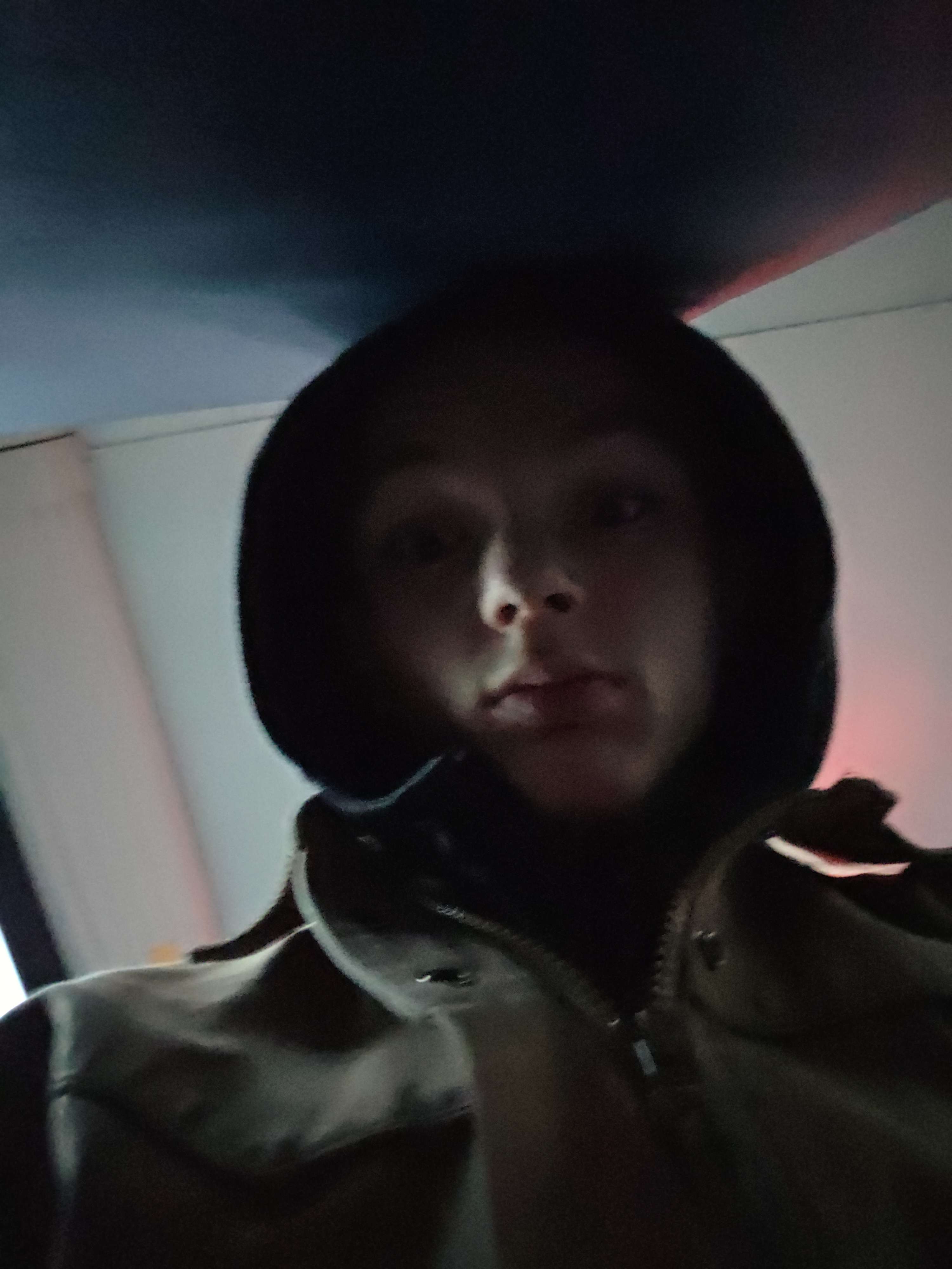 Hey in 17 and looking for a girl freind