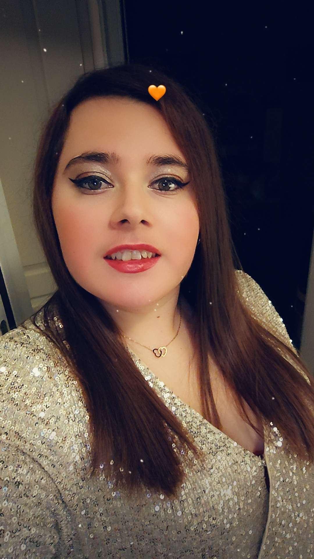 Salut tout le monde je suis ici pour me faire des amis voici mon 📸 sarahprieur28 n'h&eacute;sitez pas &agrave; vous abonnez un max