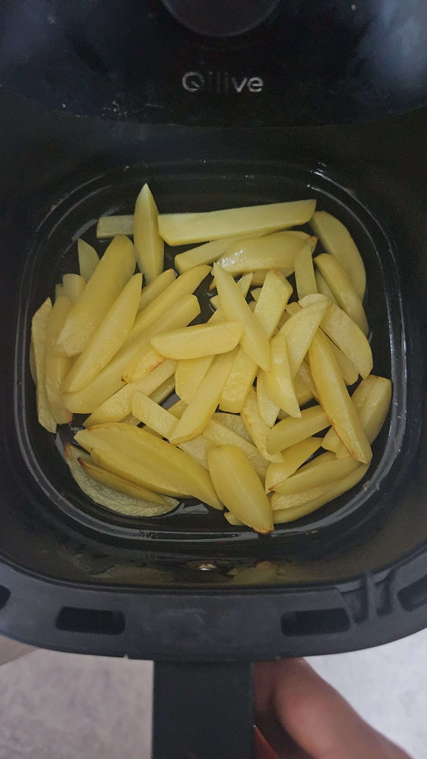 Quoi de mieux que des patates maisons rempli d&rsquo;huile d&egrave;s le matin (oui sur la photo elles sont cru) #patates