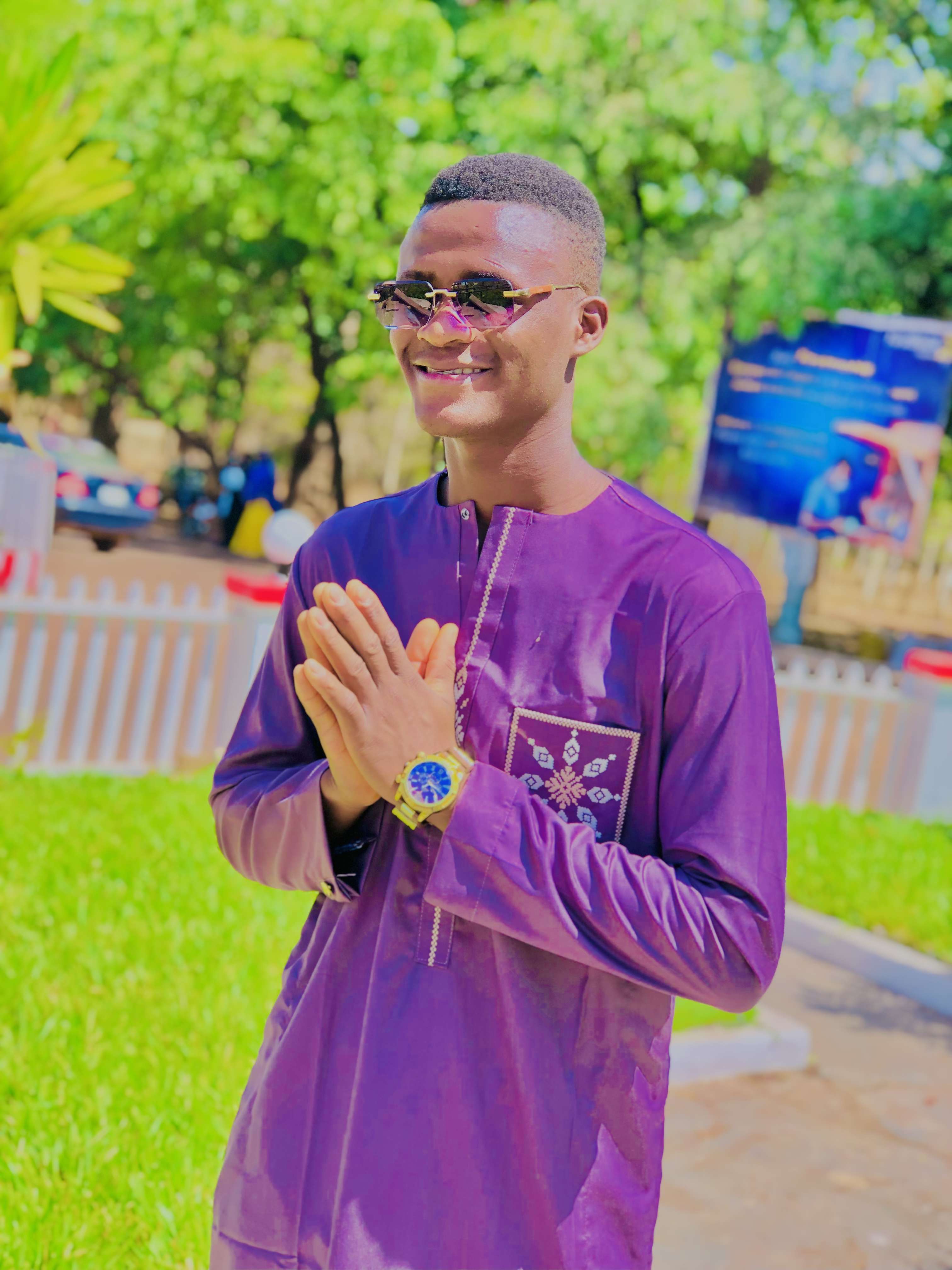 Si tu laisses un homme de vision pour aller &eacute;pouser un homme qui a t&eacute;l&eacute;vision, un jour tu vas voir l'homme de vision dans la t&eacute;l&eacute;vision de l'homme qui a la t&eacute;l&eacute;vision et tu pleureras tes choix. #instagram #sommeil #vote #sondagoat