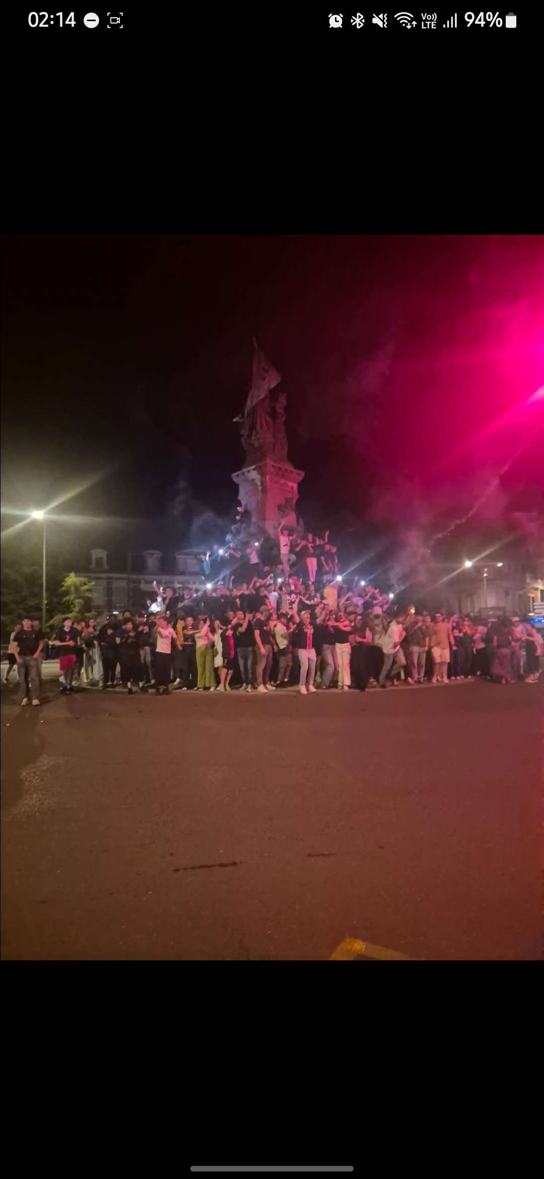 vrm des chiens &agrave; monter sur la statue, elle a d&eacute;j&agrave; &eacute;tait d&eacute;grad&eacute; en 2018 mais &ccedil;a a pas pris de le&ccedil;on &ccedil;a me d&eacute;go&ucirc;te